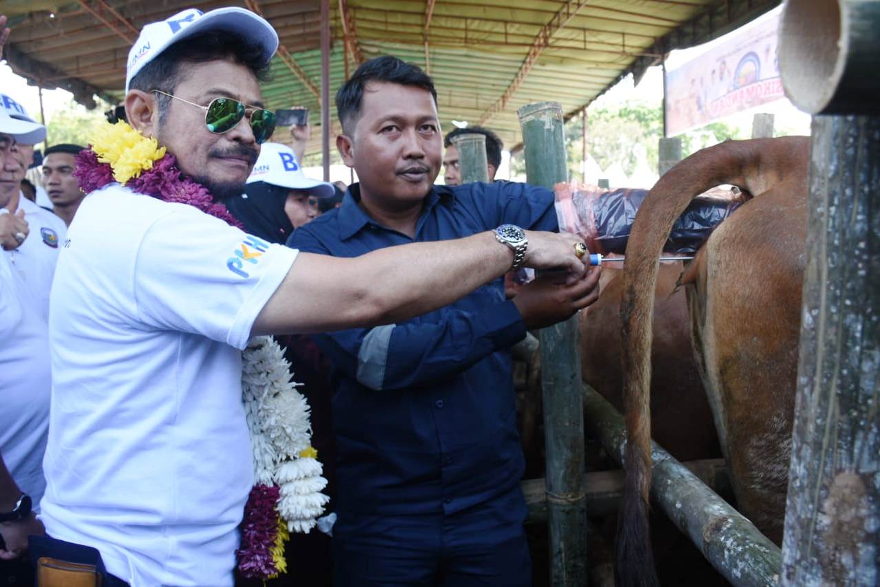 Mentan Syahrul (kiri).