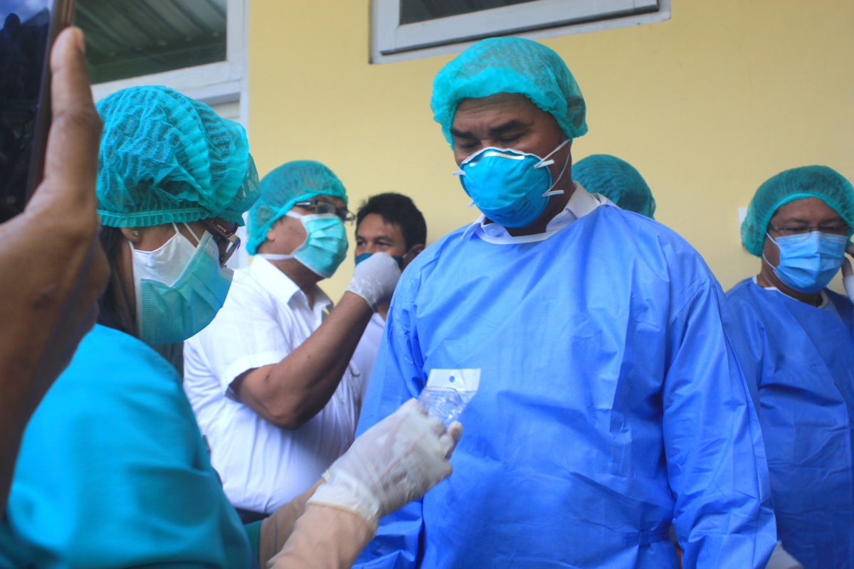 Gubernur NTT Viktor Laiskodat di Rumah Sakit WZ Johannes Kupang 