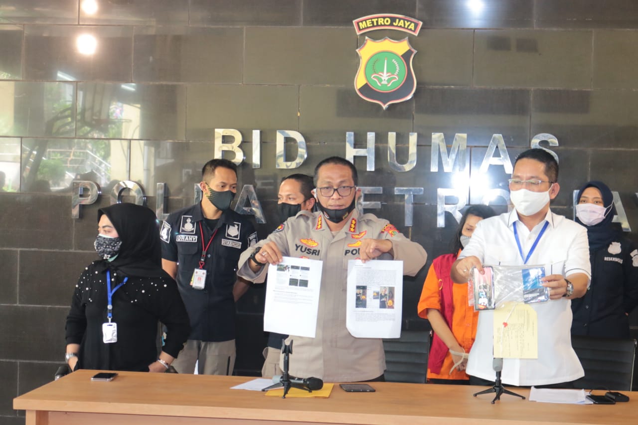 Kepala Bidang Humas Polda Metro Jaya Kombes Yusri Yunus (tengah), Kamis (28/5).