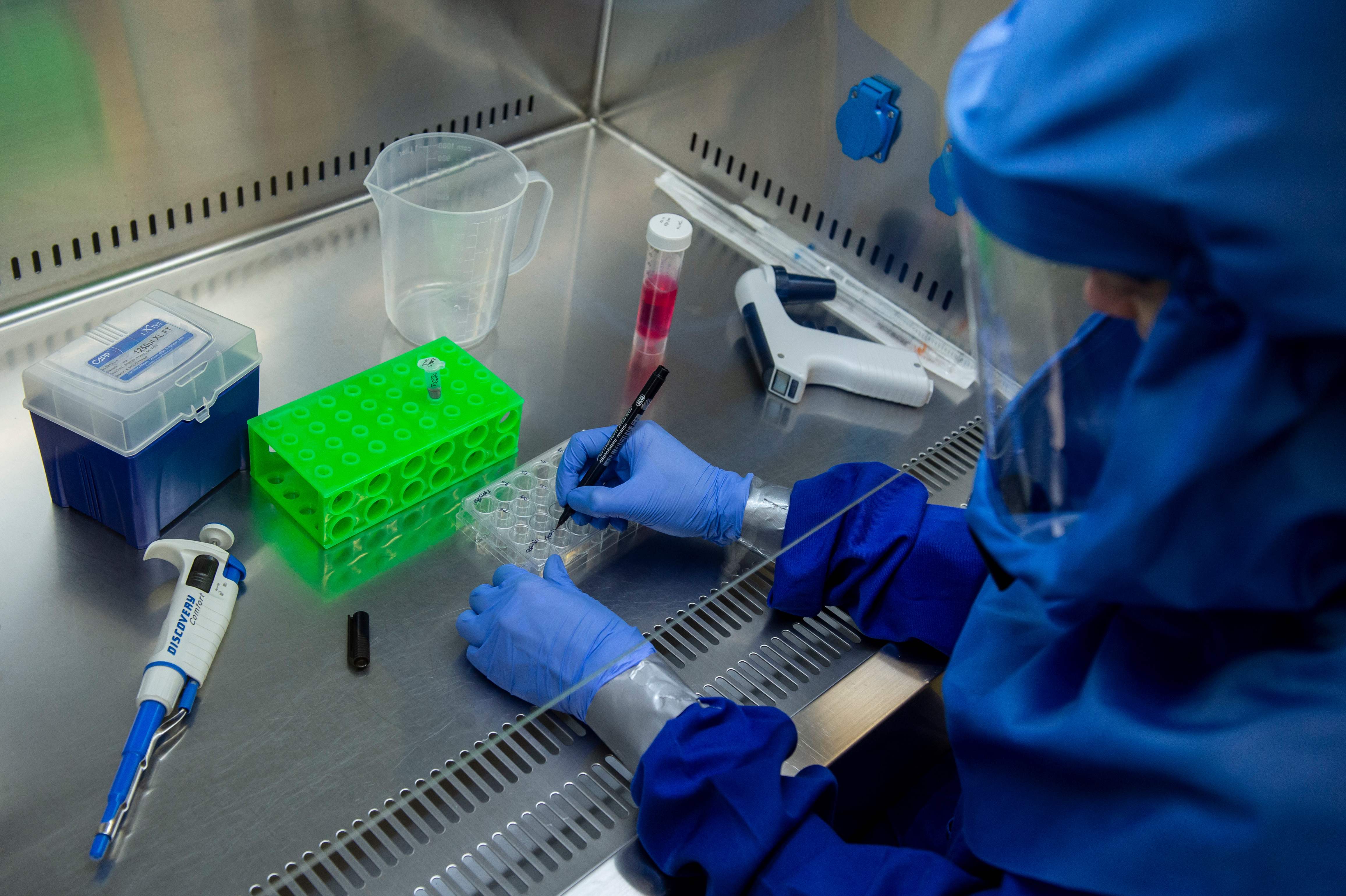 Ilustrasi riset covid-19