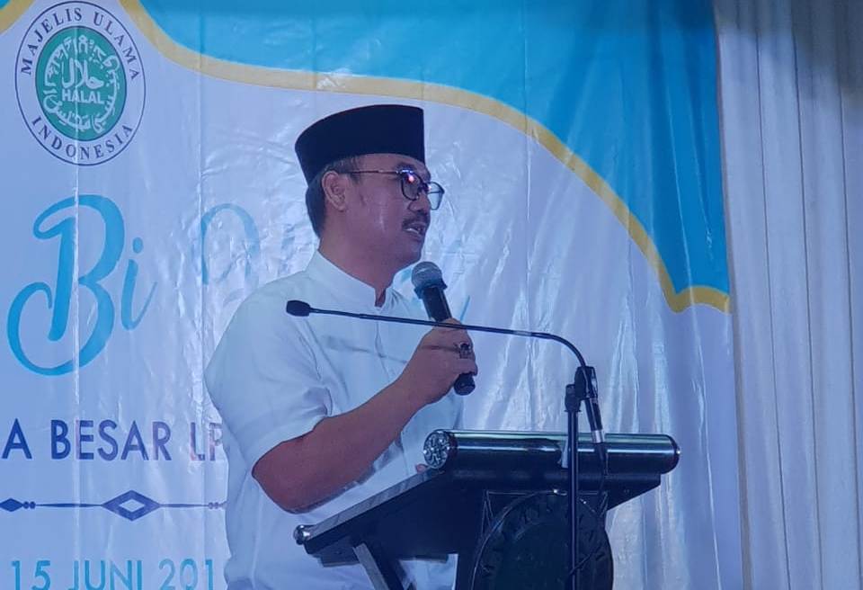  Direktur LPPOM MUI, Dr. Lukmanul Hakim, M.Si. 