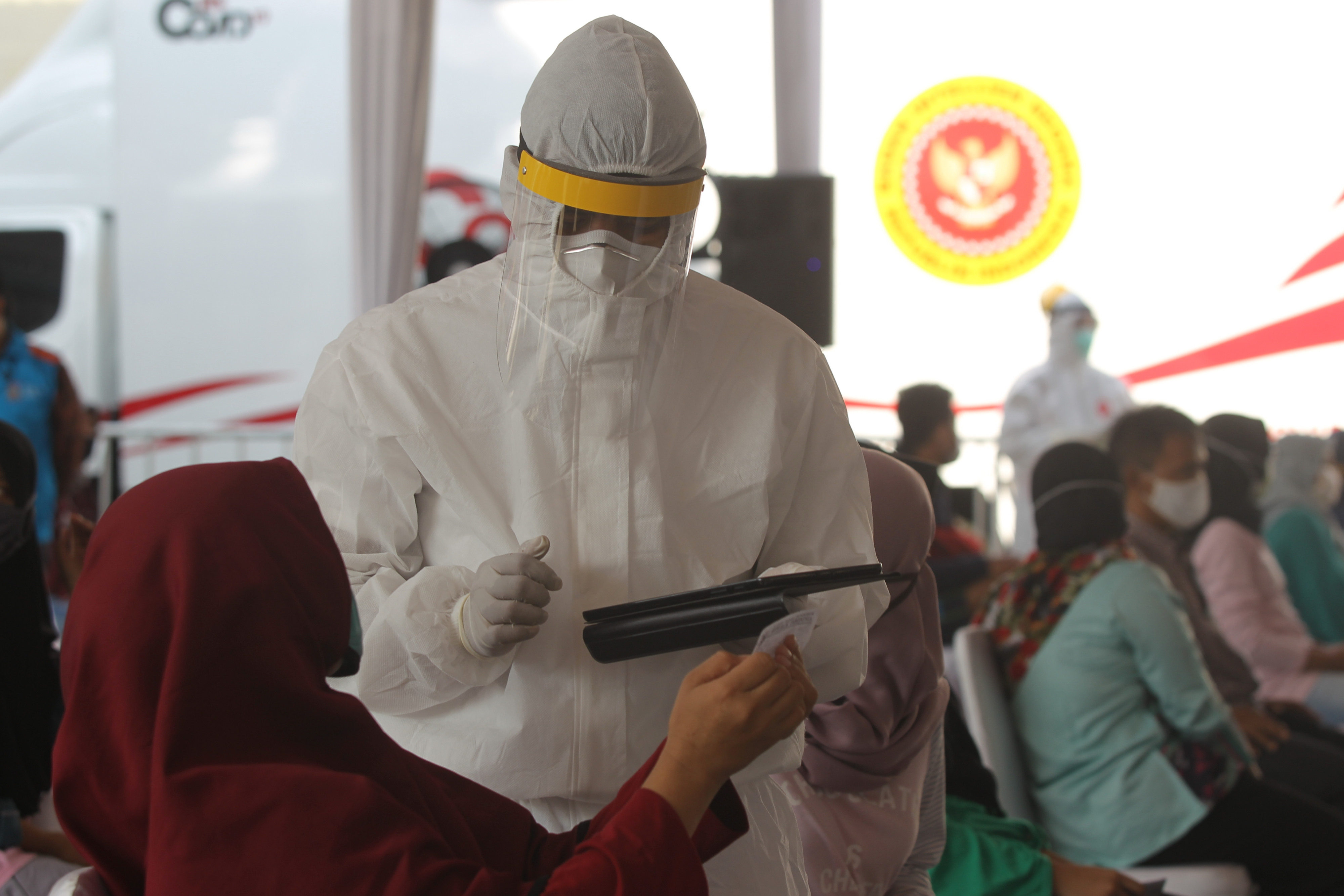 Ilustrasi petugas covid-19