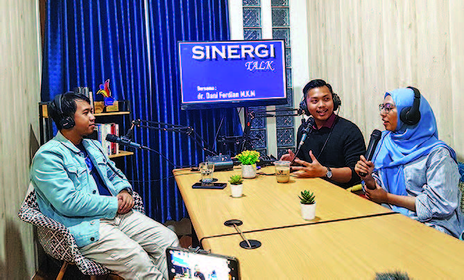 Pprogram edukasi warga untuk mencegah penyebaran covid-19, baik di tingkat masyarakat maupun jajaran pemerintah daerah.