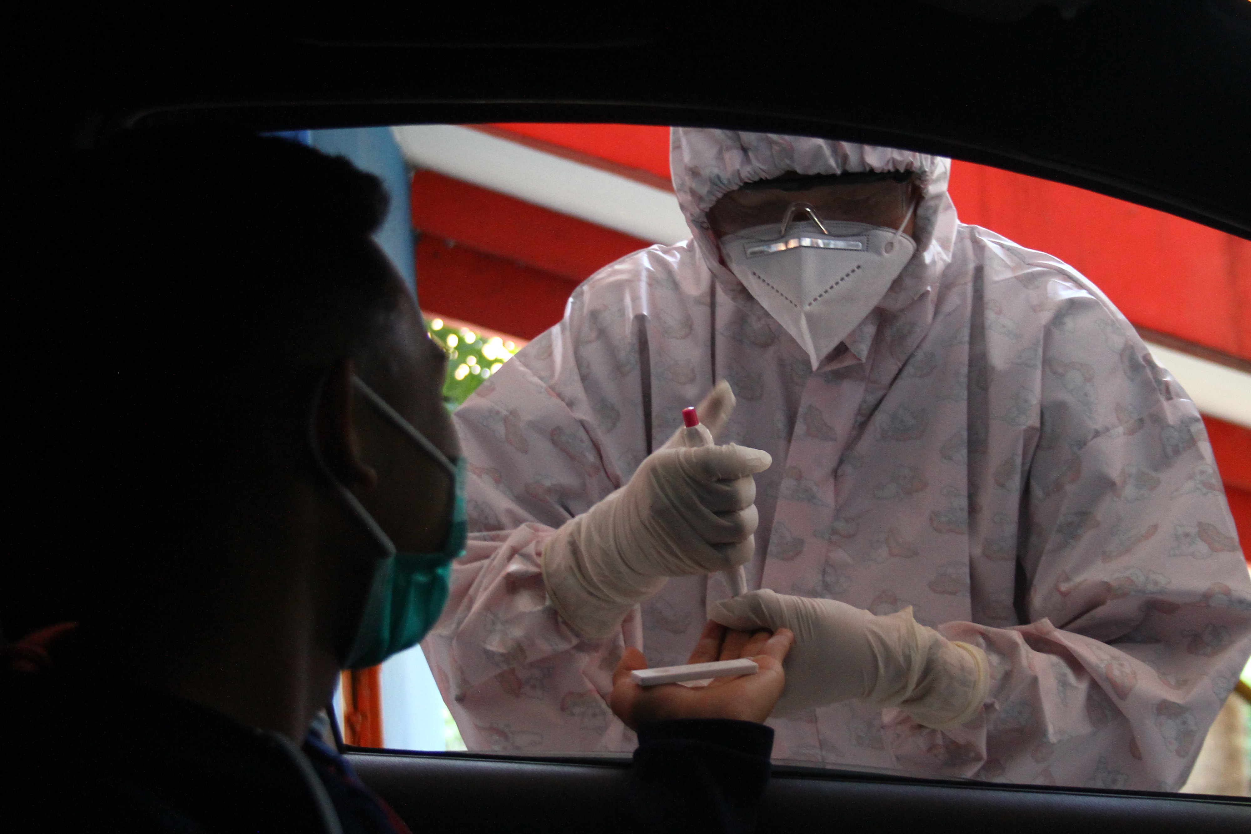 Berkolaborasi Sumbang Masyarakat Terdampak Covid-19 