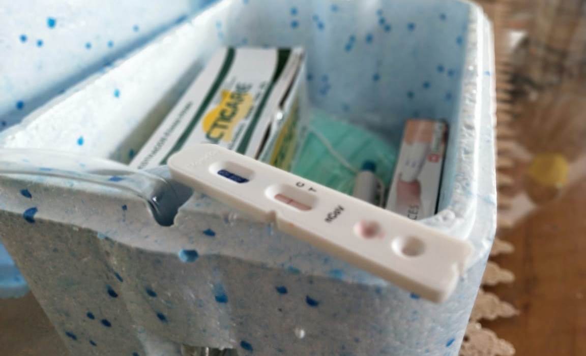 Rapid tes dengan hasil negatif. 