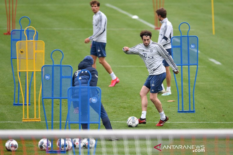 Pemain Bayern Munchen berlatih di Saebener Strasse, Munich, Selasa (5/5).