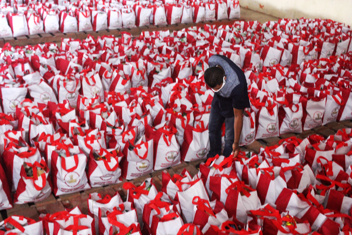 Paket sembako dari Presiden