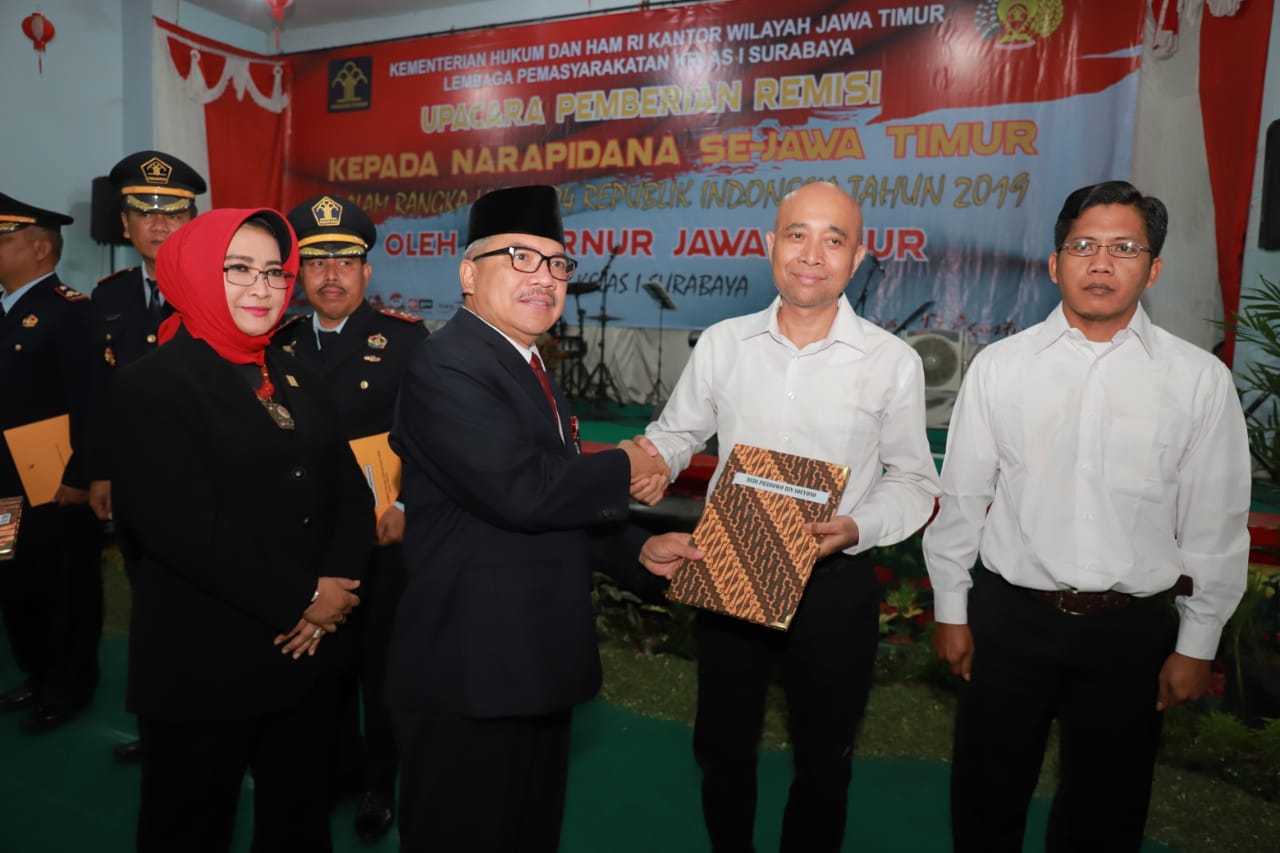 Sejumlah warga binaan/narapidana di Jawa Timur mendapat remisi.