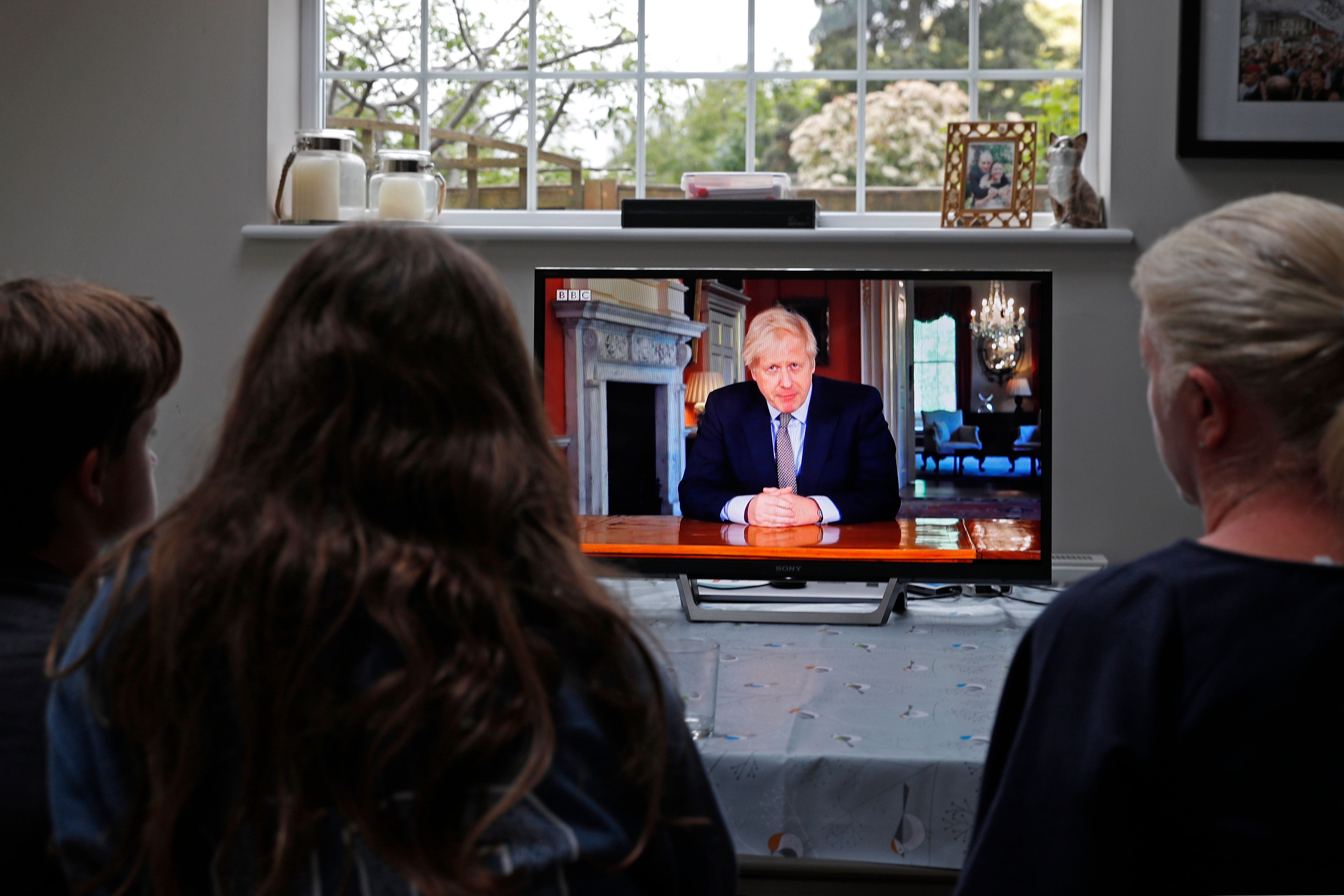 Inggris Kendorkan Lockdown Mulai Rabu