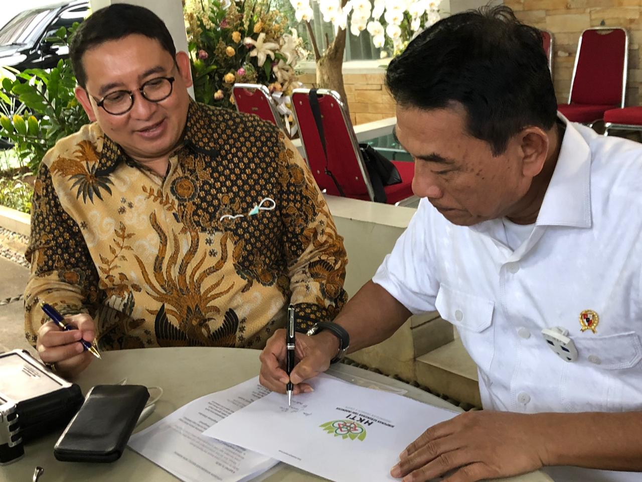 MOELDOKO dan Fadli Zon yang selama ini menjadi Ketua Umum HKTI dari dua kubu berbeda sepakat untuk mengakhiri dualisme.