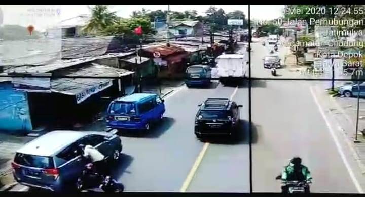 Perampokan di siang bolong di Sawangan, Depok terekam kamera CCTV, Selasa (5/5)