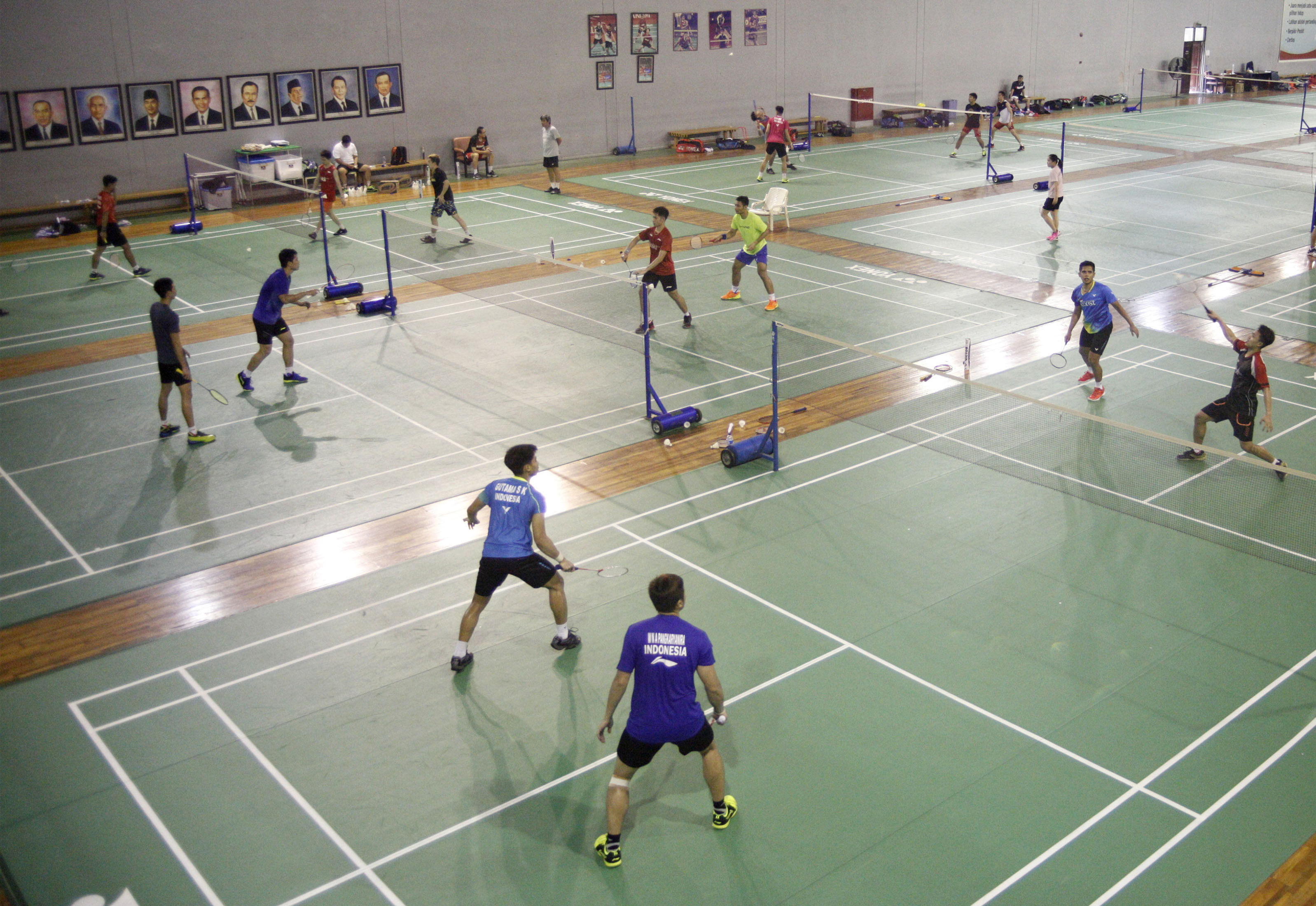 Sejumlah atlet bulu tangkis menjalani latihan di Pelatnas PBSI, Jakarta Timur.