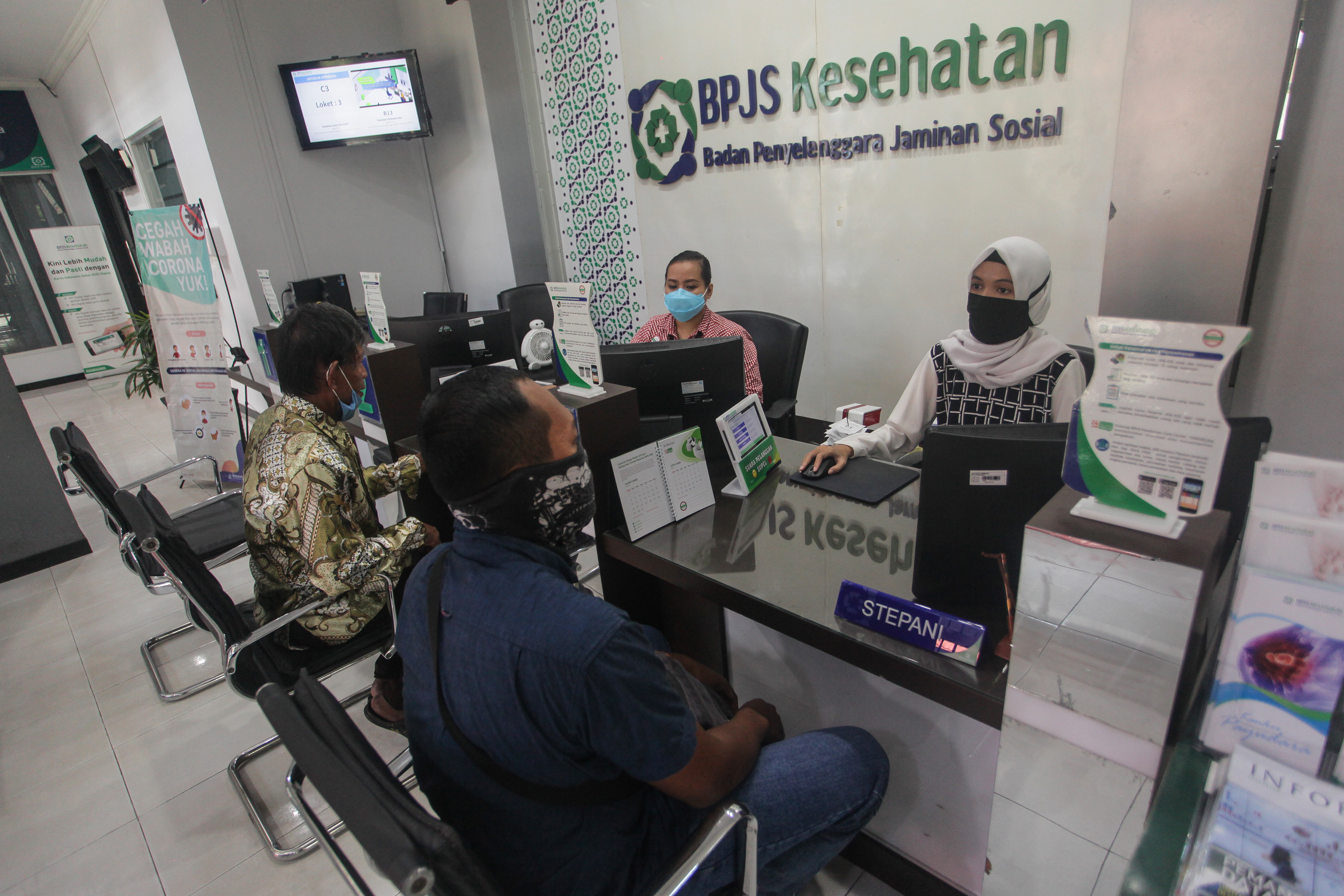 PEMBATALAN KENAIKAN IURAN BPJS KESEHATAN