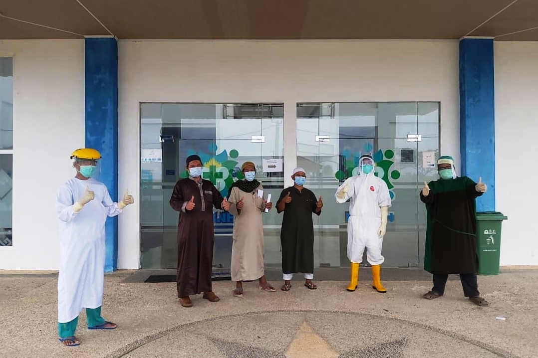 Empat pasien Covid-19 yang sempat menjalani isolasi di RSUD Bandar Negara Husada, Lampung Selatan, Provinsi Lampung dinyatakan sembuh.