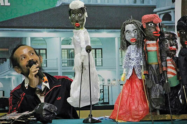 Pentas Wayang Sampah Balai Soedjatmoko, Surakarta