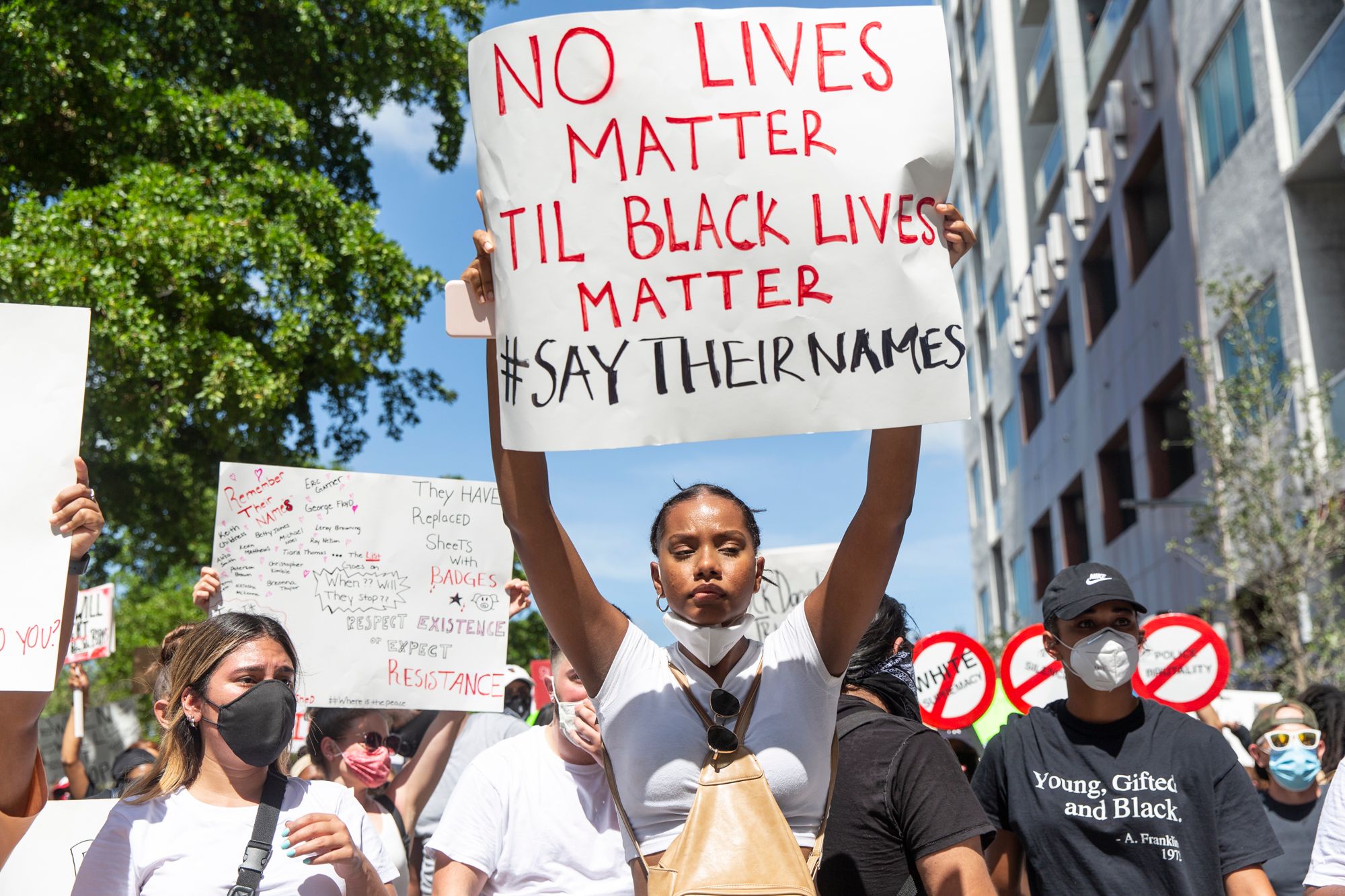 Demonstran berkumpul di pusat kota Miami, Florida, untuk memperjuangkan keadilan bagi George Floyd.