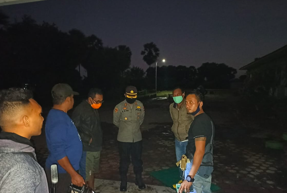 Kapolres Nagekeo AKBP Hendrik Fai saat di lokasi kebakaran di Rumah Sakit Daerah Aeramo, Nagekeo, NTT.