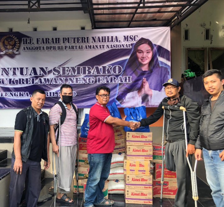 Anggota DPR Ini Donasikan APD dan Sembako di 3 Wilayah di Jabar