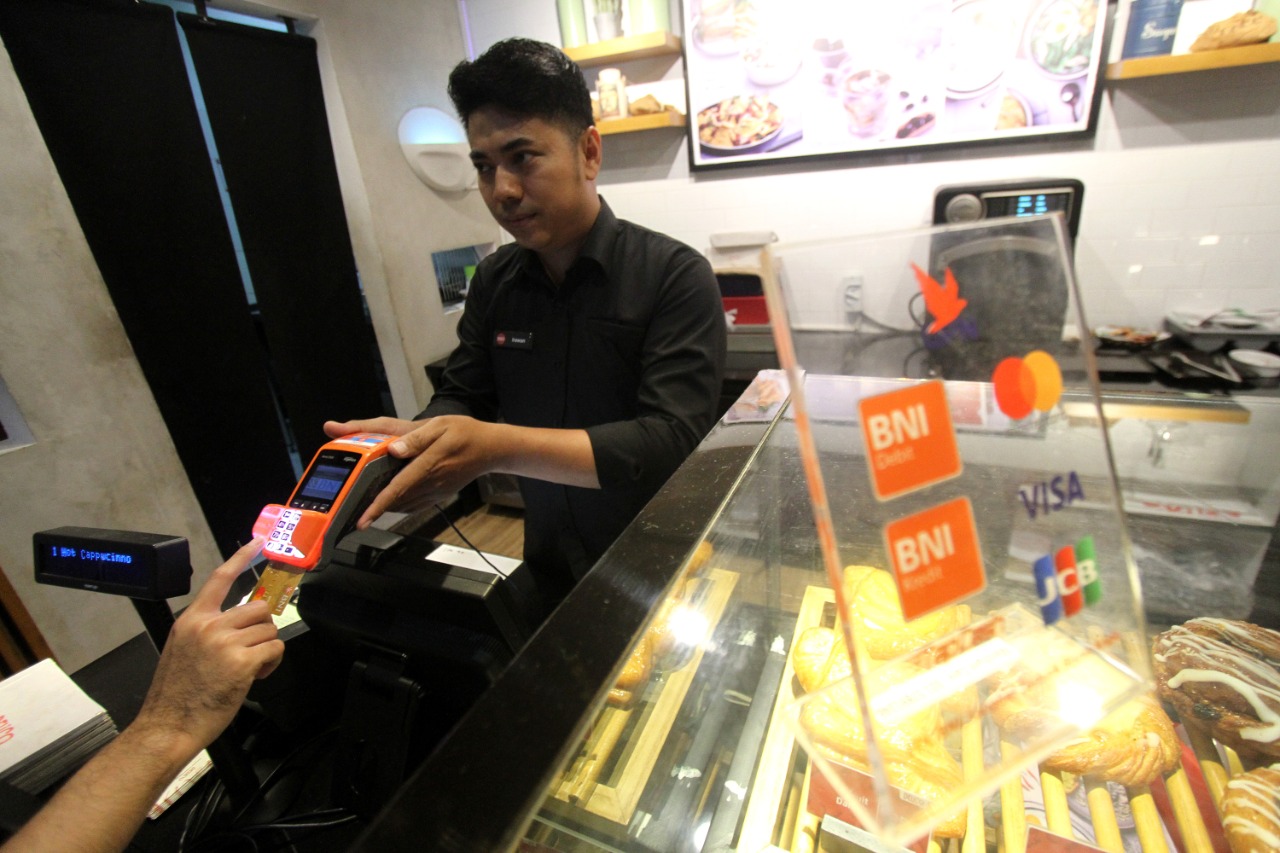 Transaksi menggunakan kartu kredit BNI