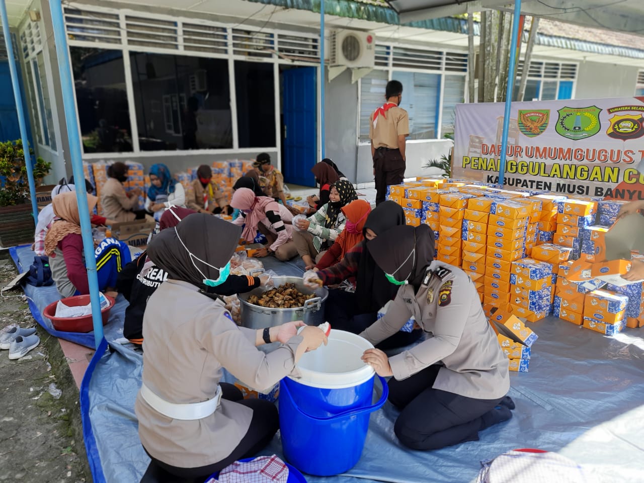 Bupati Musi Banyuasin Dodi Reza Alex memerintahkan memperpanjang operasional dapur umum sampai 90 hari.