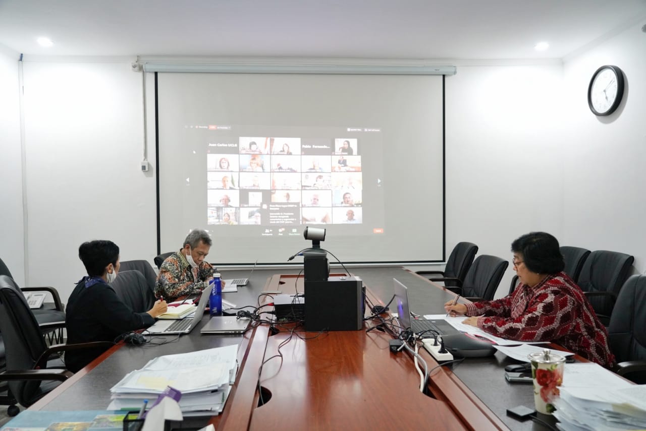 Menteri LHK jadi panelis 'Ministerial Dialogue with Local & Regional Governments Strengthening Coordination to Implement Paris Agreement'.