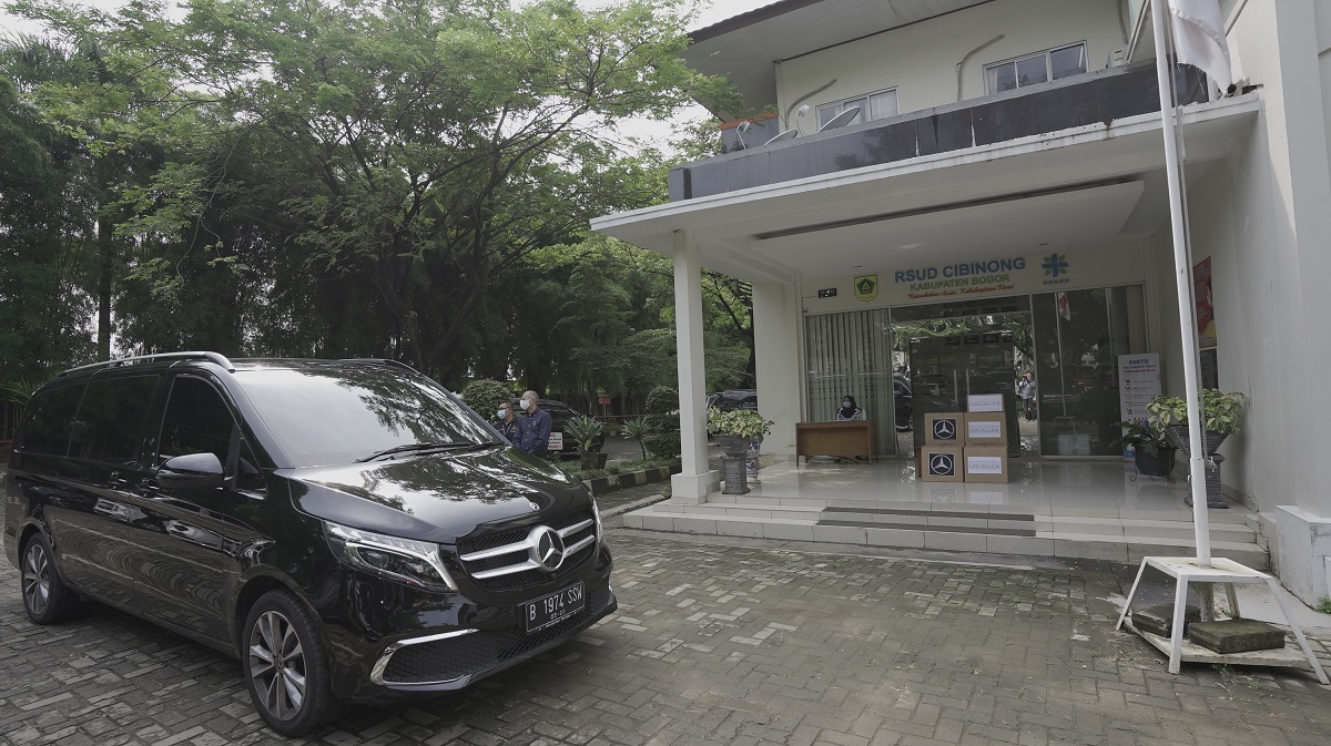 Donasi dari Mercedes-Benz untuk RSUD Cibinong