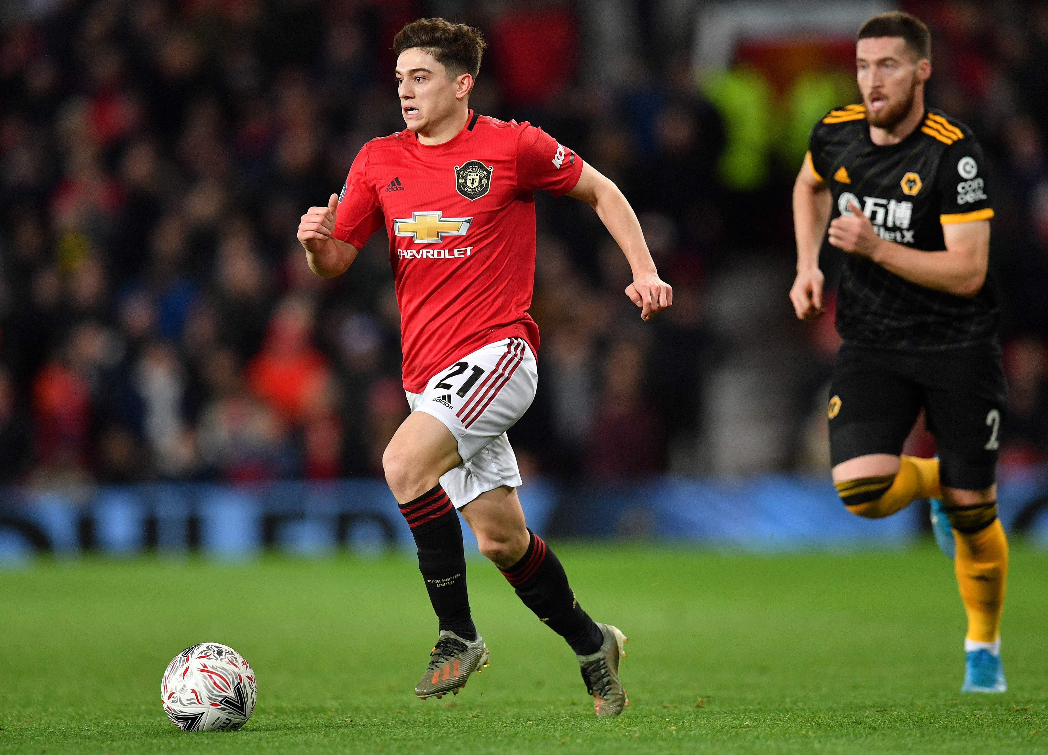 Pemain Manchester United dan timnas Wales Daniel James (kiri)