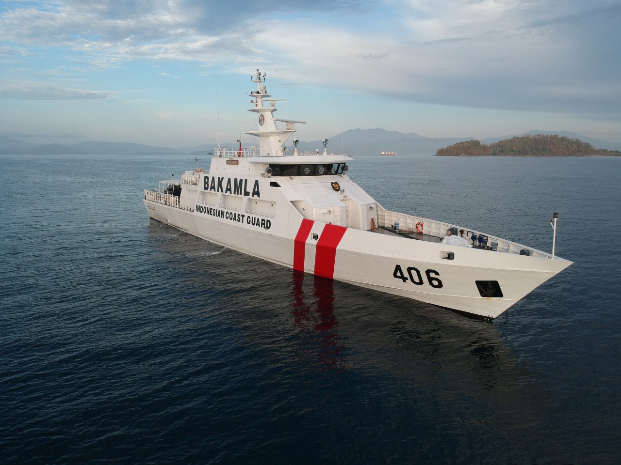 Kapal patroli Bakamla di laut Natuna Utara