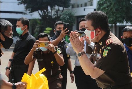 Jaksa Agung ST Burhanuddin (kanan).