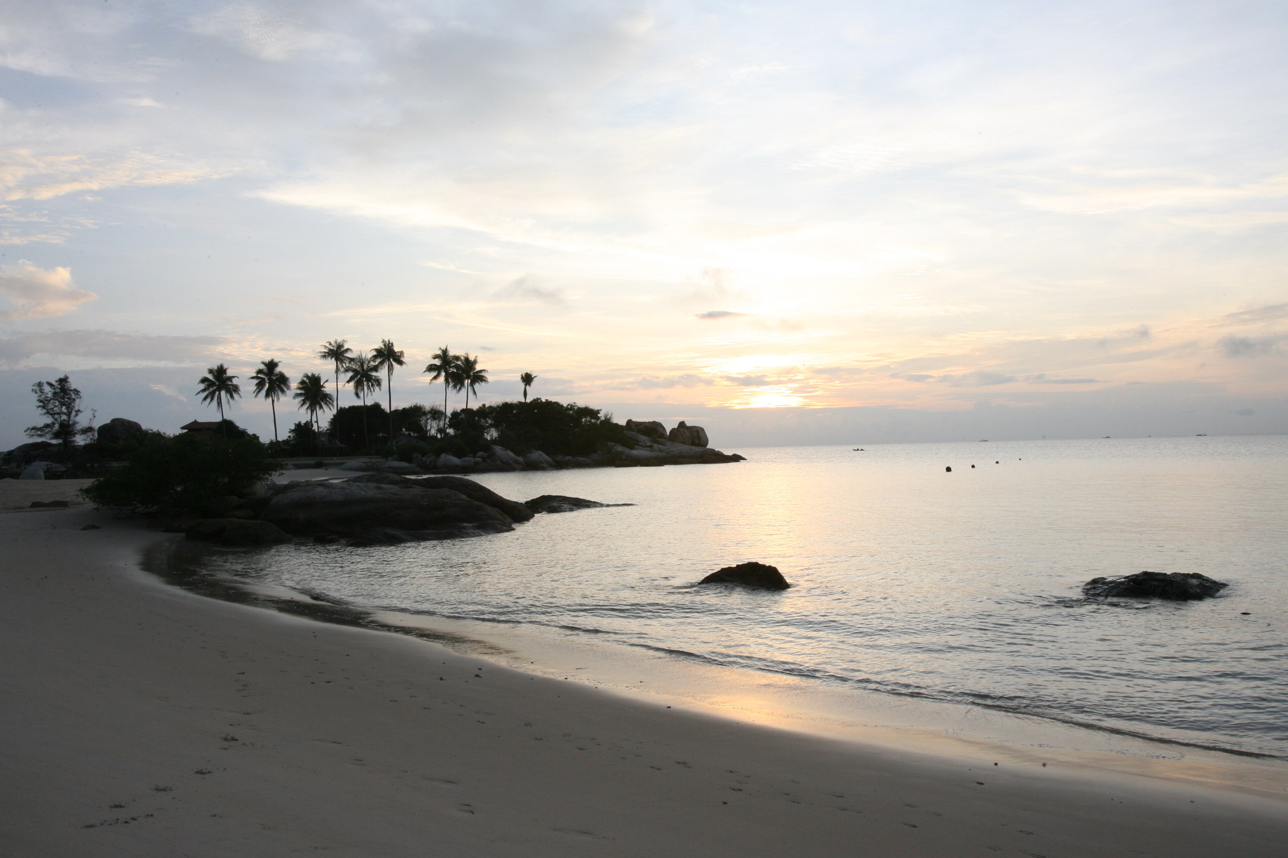 Obyek Wisata Pantai di Pulau Bangka Sepi Pengunjung