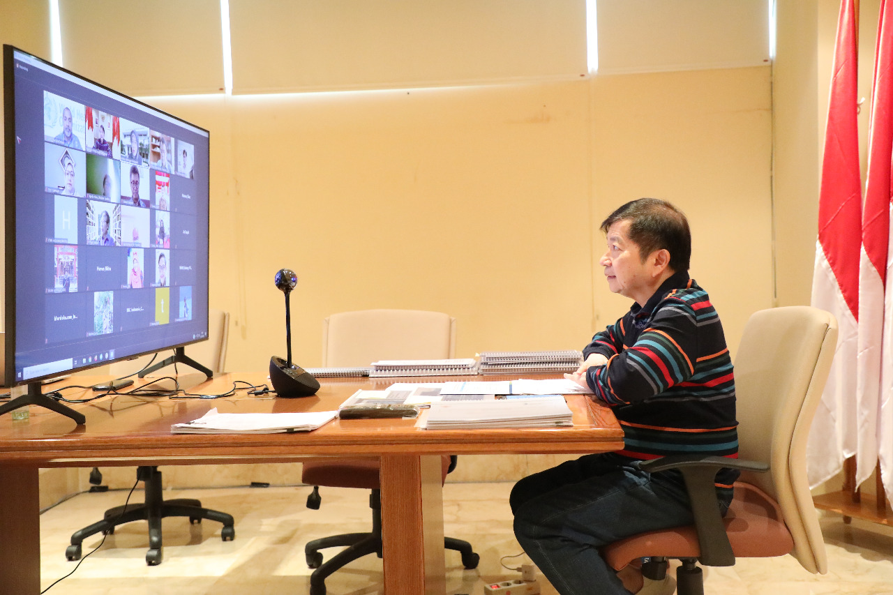 Kementerian PPN/Bappenas menggelar Konferensi Pers Perumusan Protokol Masyarakat Produktif dan Aman Covid-19 pada Kamis (21/5).