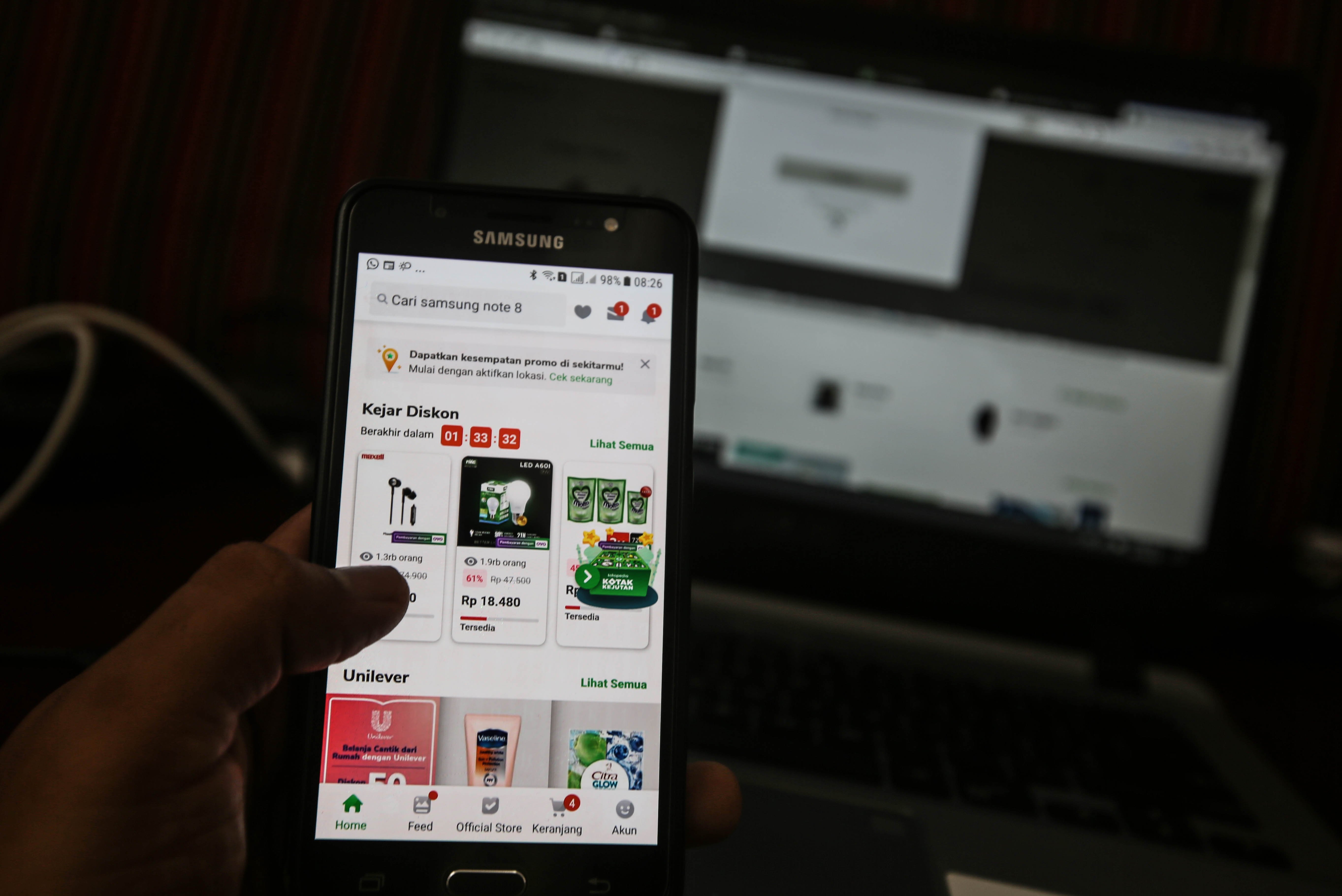 Ilustrasi belanja daring.