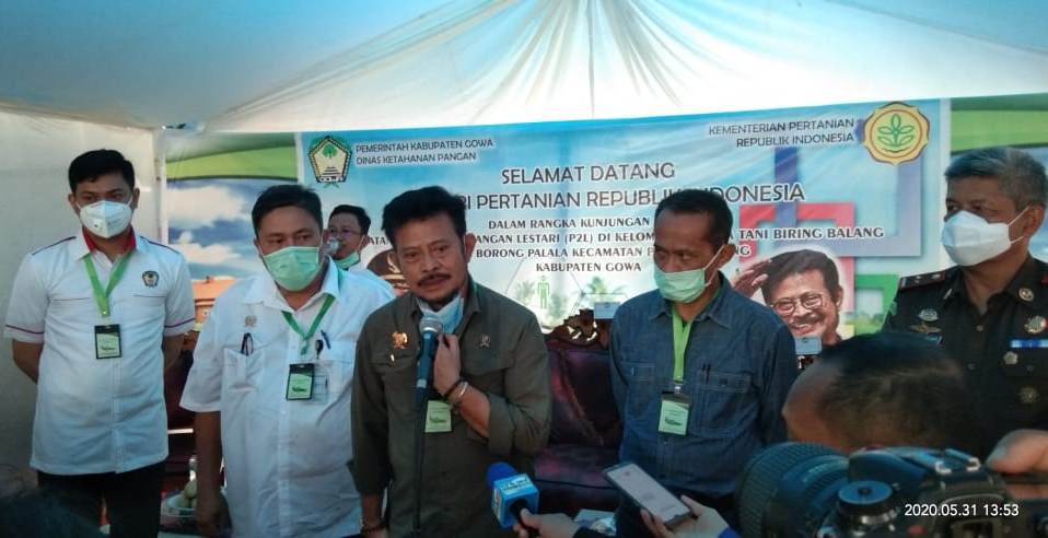 Mentan SYL melakukan kunjungan kerja ke Kelompok Wanita Tani (KWT) Biring Balang, Pattallassang, Gowa, Sulawesi Selatan, Minggu (31/5).