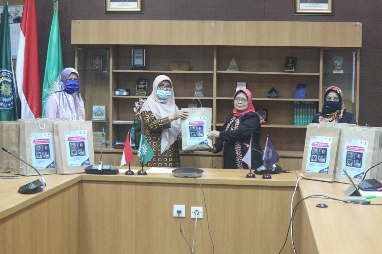 PSGPA Uhamka menyalurkan sembako edukasi 