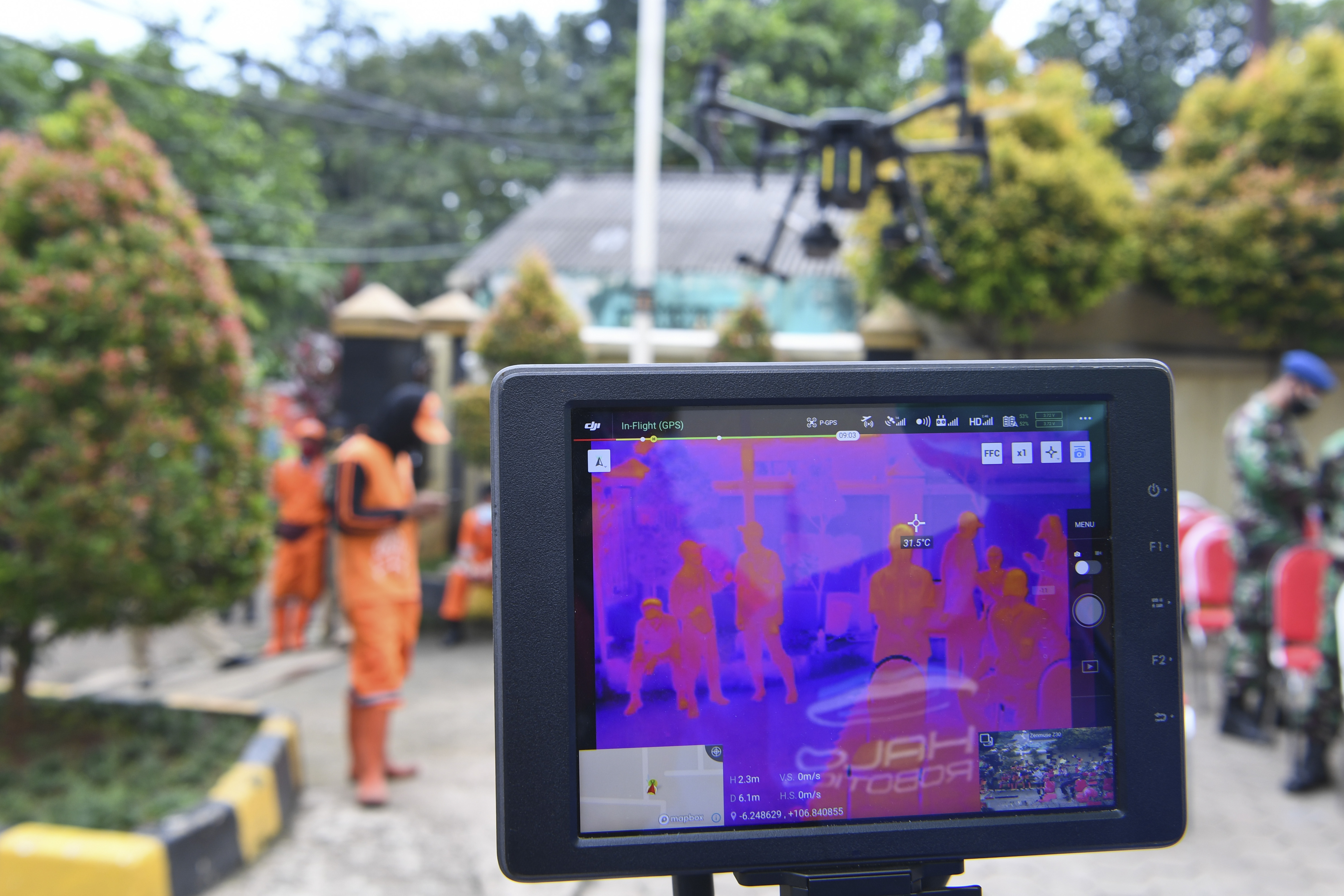 Alat Pemindai deteksi suhu tubuh bagi penderita covid-19 yang dijalankan dengan drone