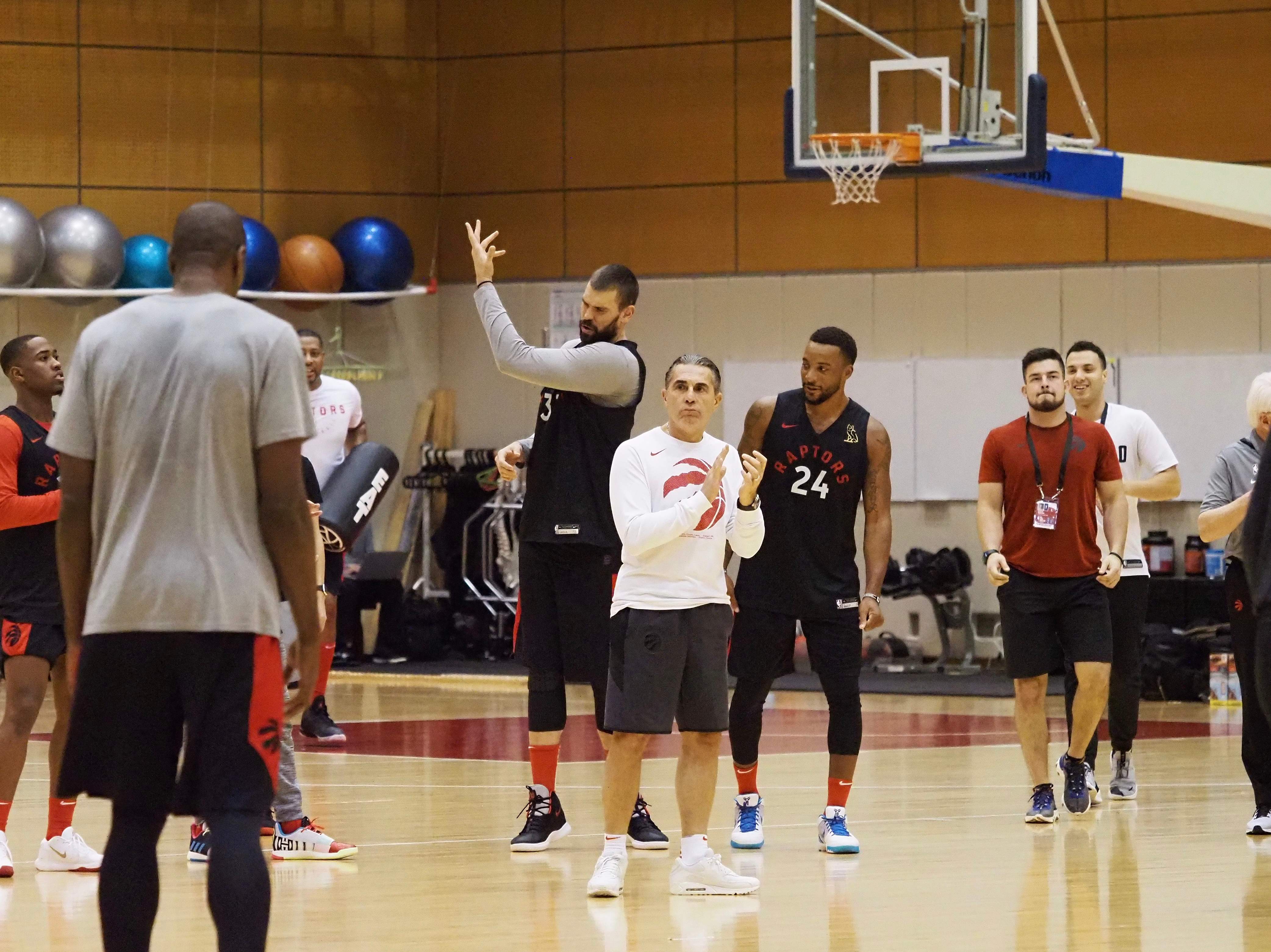 Ilustrasi--sesi latihan Toronto Raptors