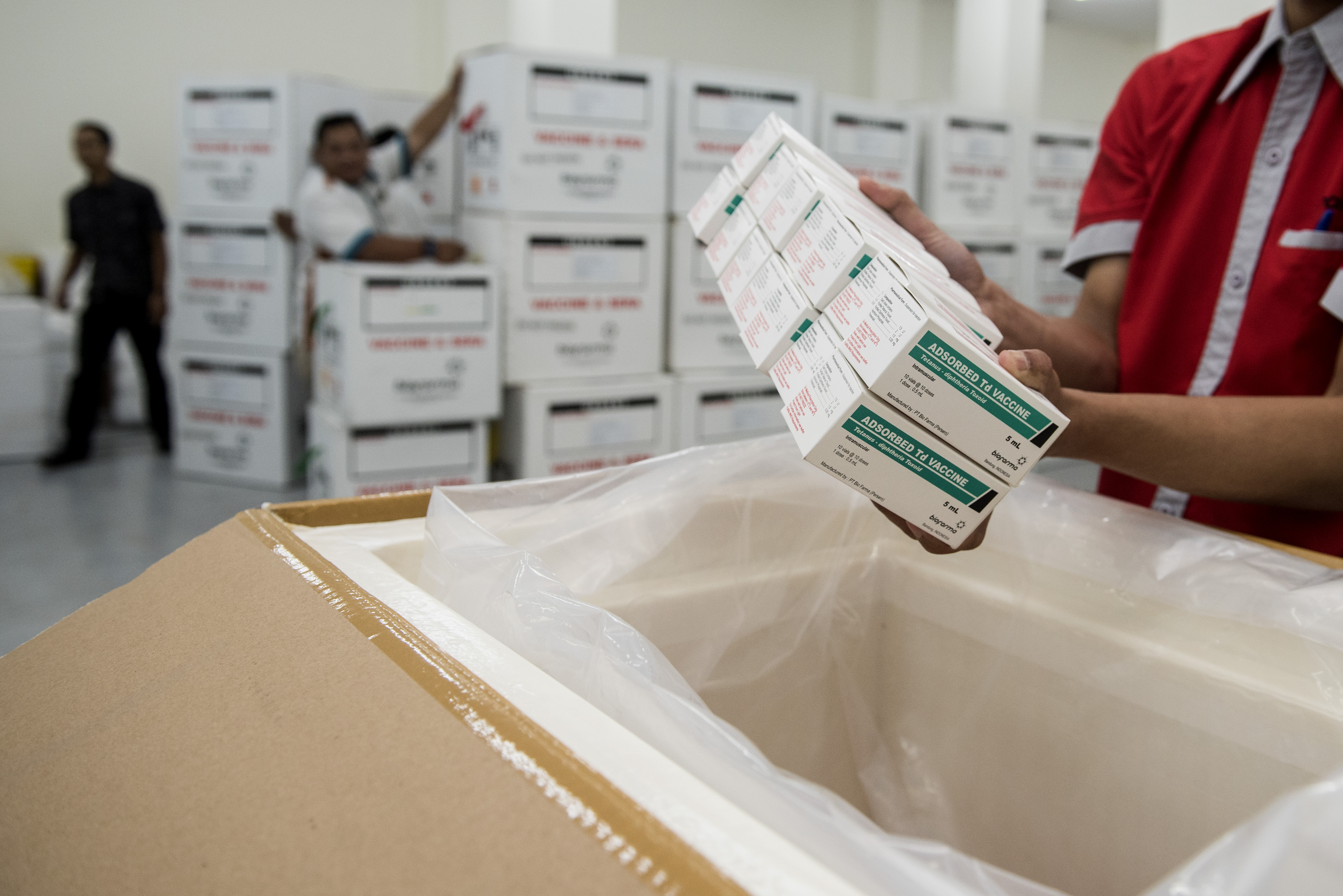 Stok vaksin imunisasi anak tetap terjaga dalam kondisi pandemi covid-19. 