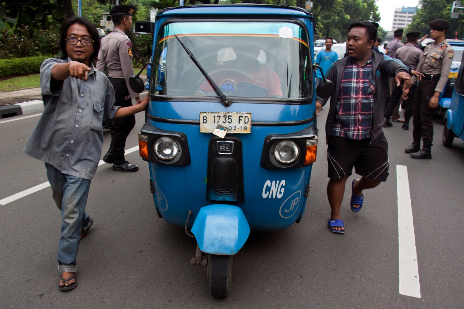 Ilustrasi supir bajaj