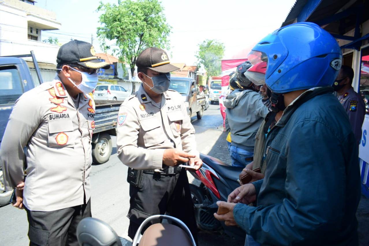 Check point di Sidoarjo, Jawa Timur