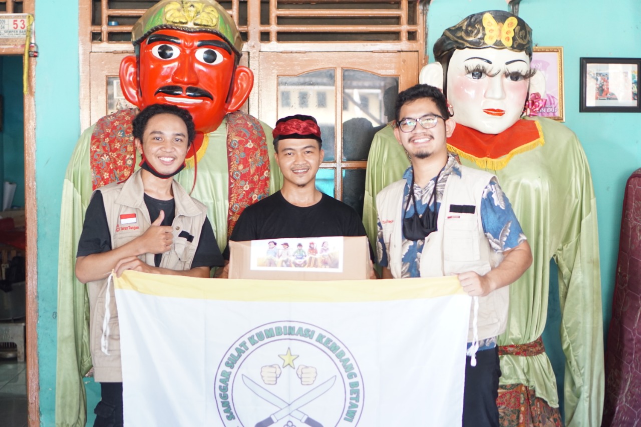 Pemberian bantuan bagi pekerja seni oleh TurunTangan