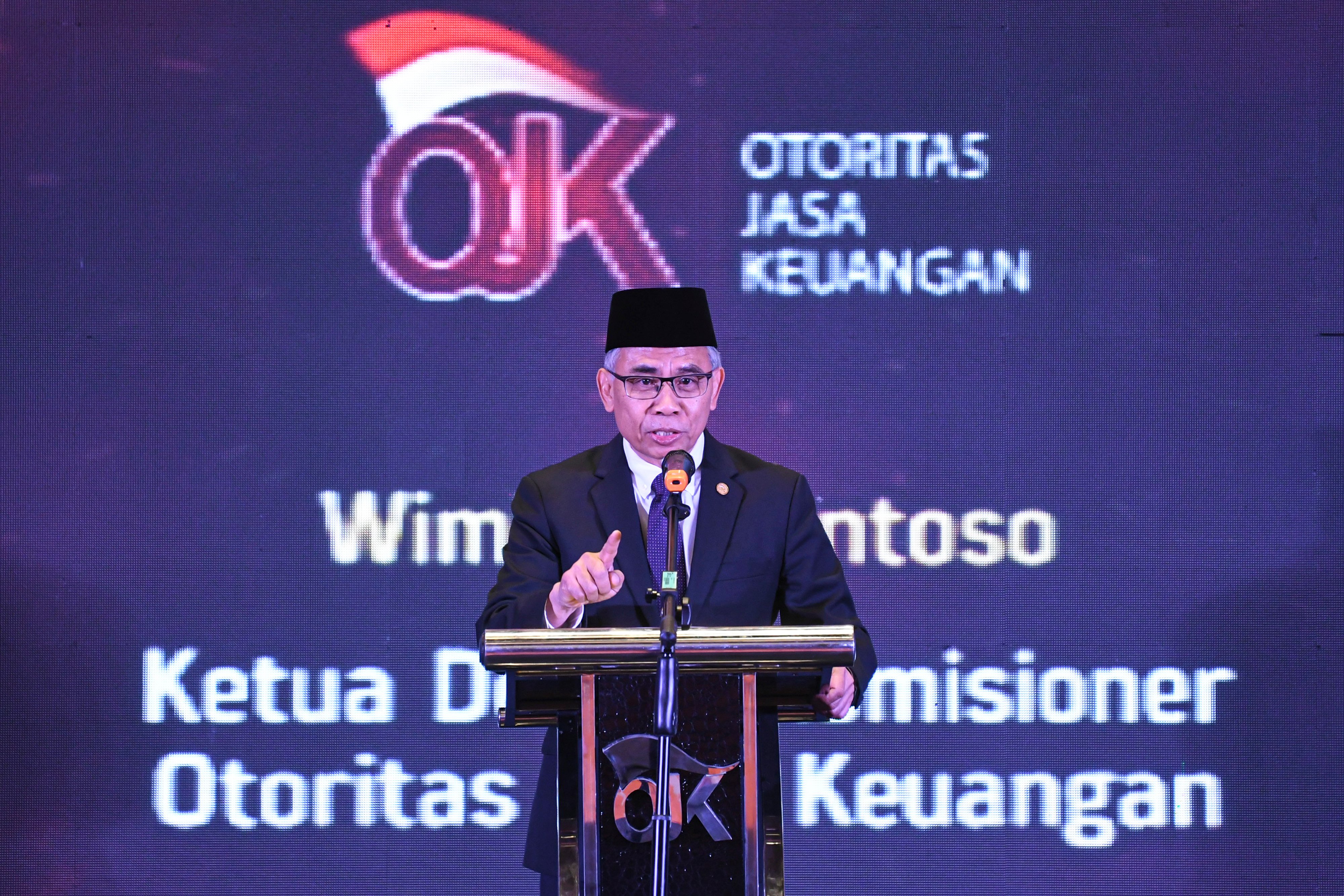 iKetua Dewan Komidioner Otoritas jasa keuangan Wimboh Santoso
