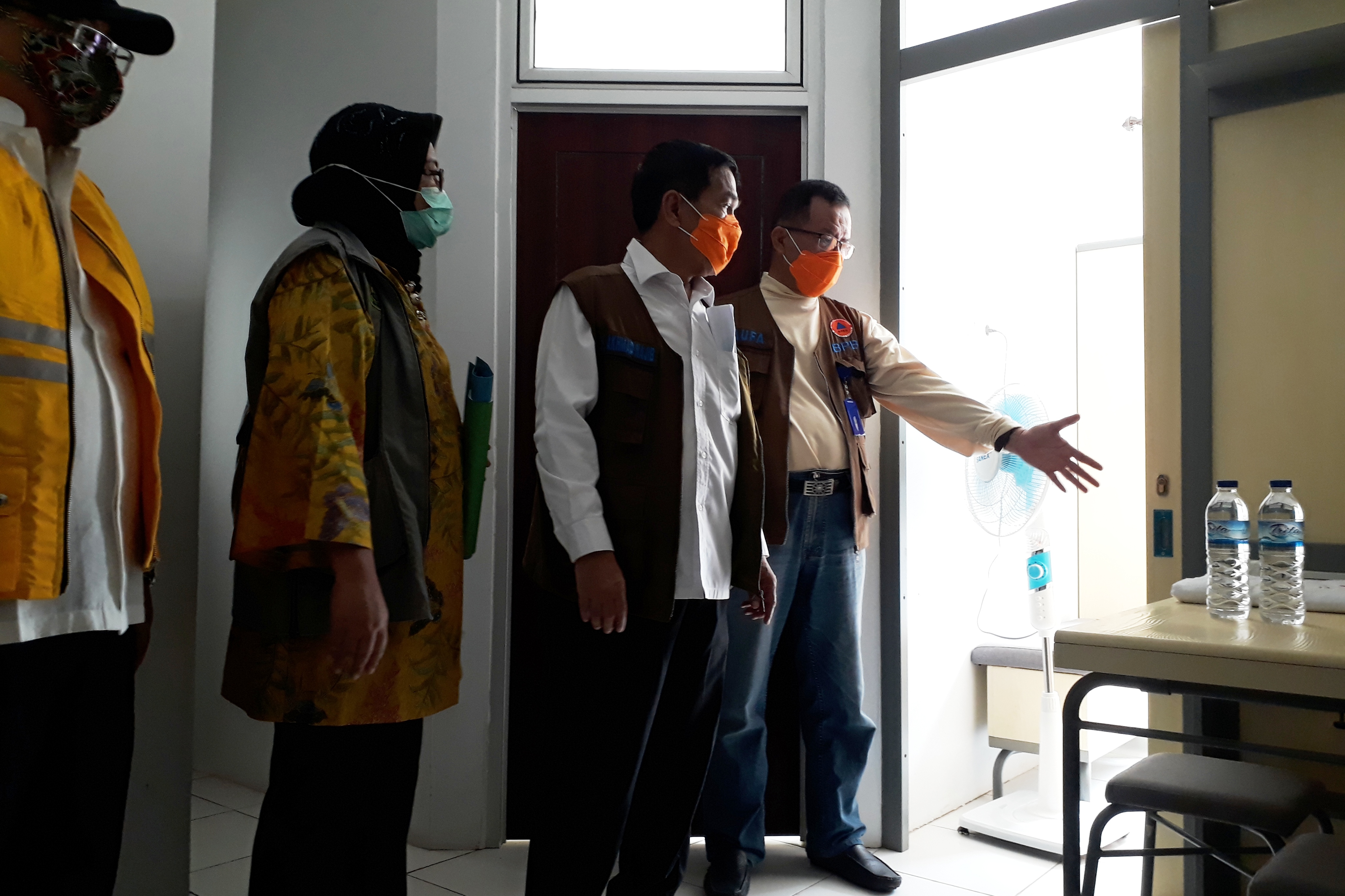 Ketua Harian Rumah Sehat Covid-19 Sumsel, Akhmad Najib tinjau kamar PDP Center Rumah Sehat Covid-19 Sumsel di Tower 8 Wisma Atlet Jakabaring