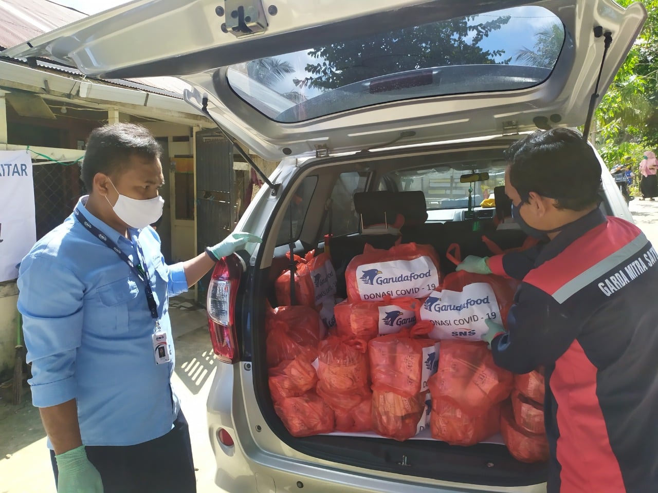 Penyaluran donasi dari Garudafood