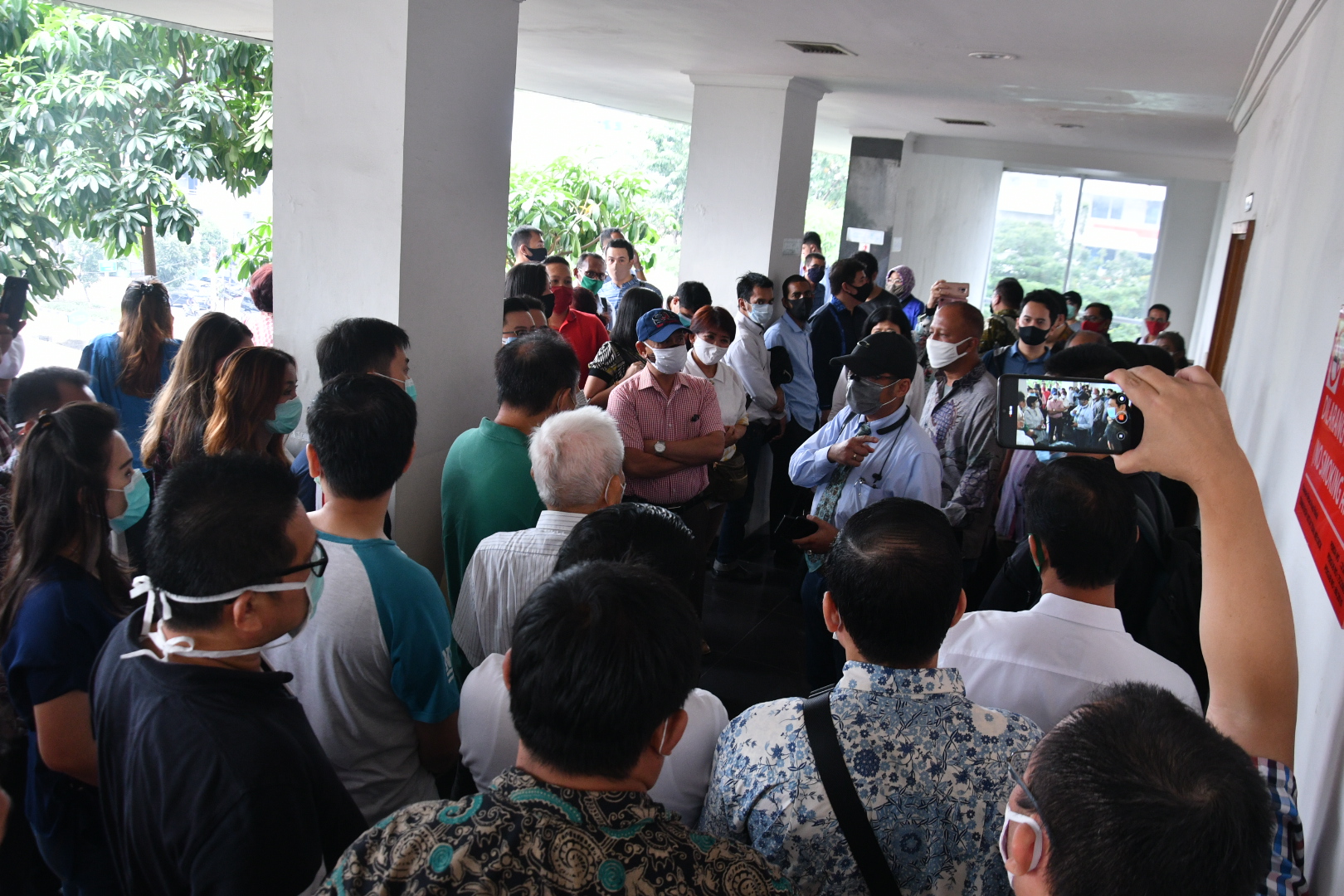 Nasabah yang mengikuti persidangan KSP Indosurya