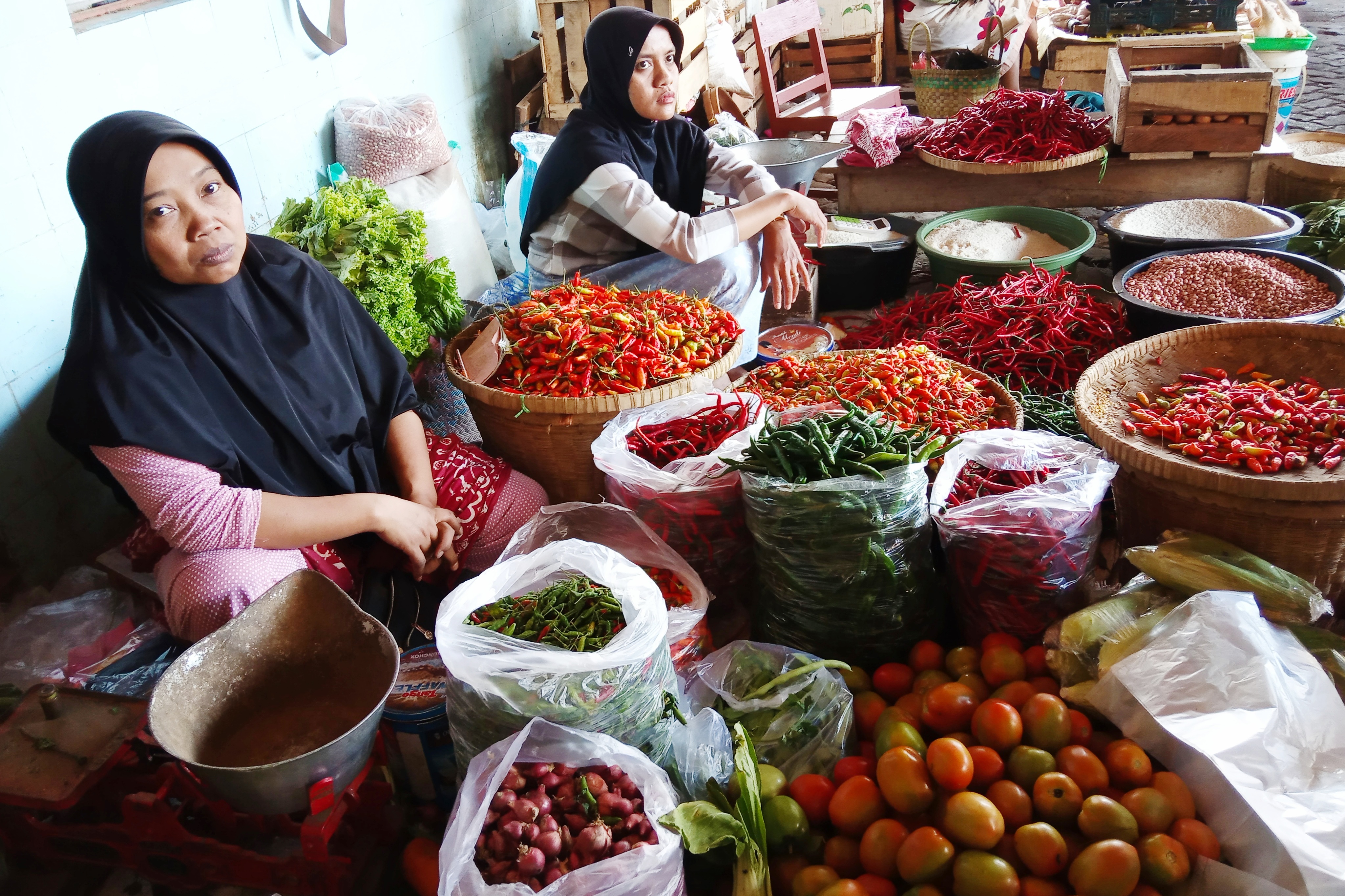 Pedagang di Pasar Gede, Klaten.