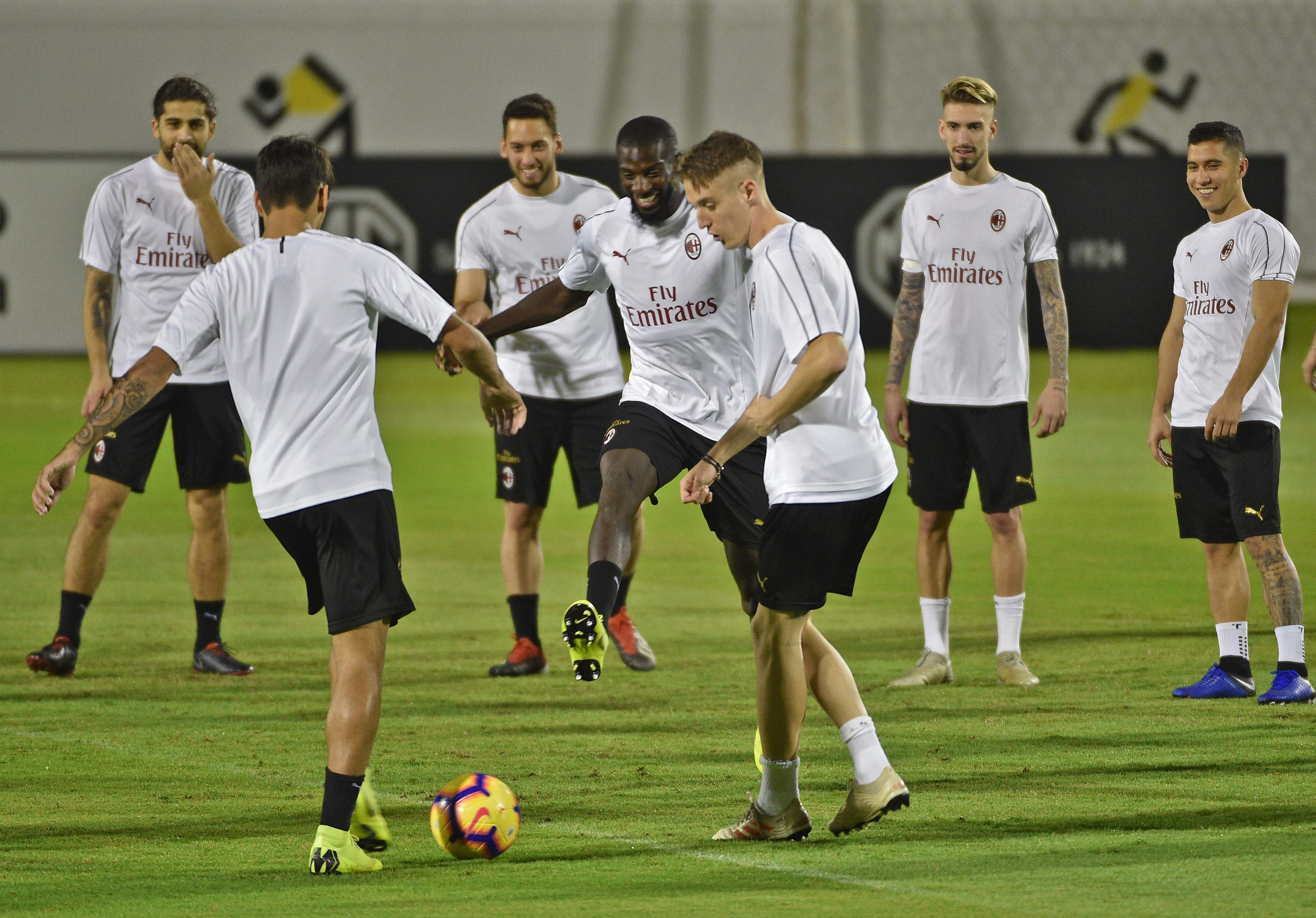 Ilustrasi--Para pemain AC Milan berlatih pada 15 Januari lalu.