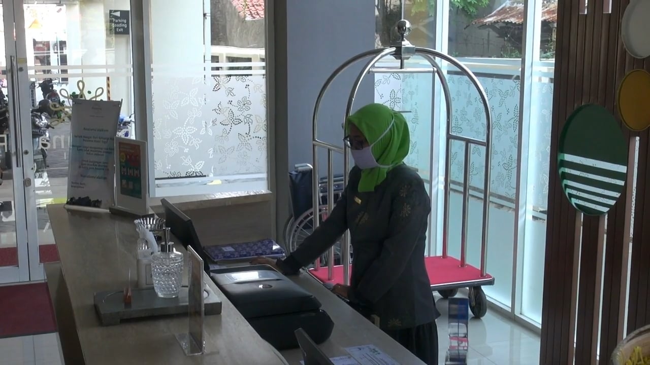 Dampak covid-19, pekerja perhotelan banyak dirumahkan.
