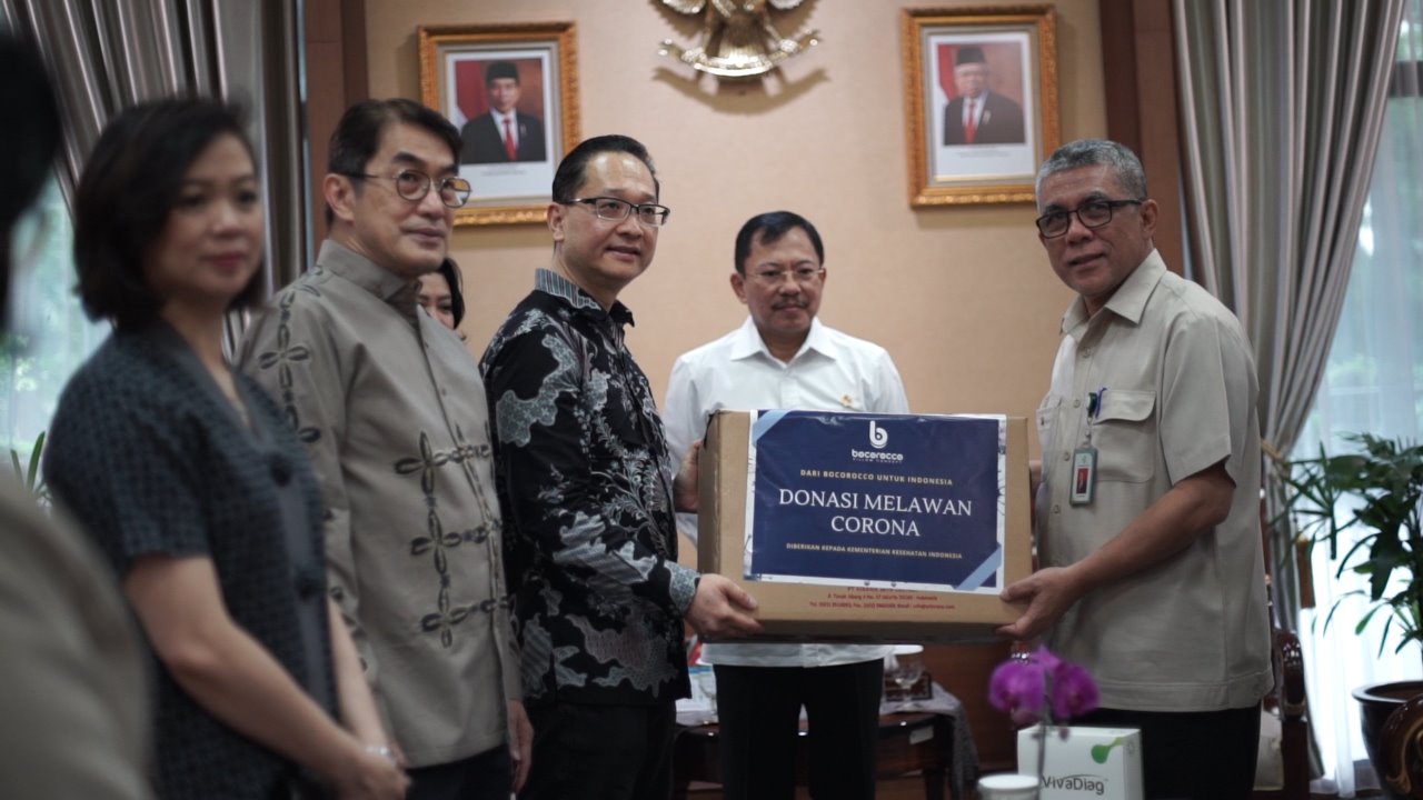 Penyerahan donasi Rp1 Miliar Bocorocco Melawan Korona kepada Satuan Gugus Tugas Covid-19 Kementerian Kesehatan RI.