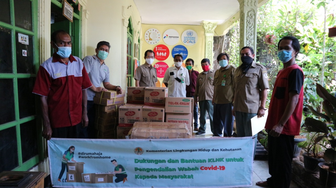 Ditjen PPKL Kementerian Lingkungan Hidup dan Kehutanan memberi bantuan kepada dua yayasan yang bergerak di bidang lingkungan dan sosial.