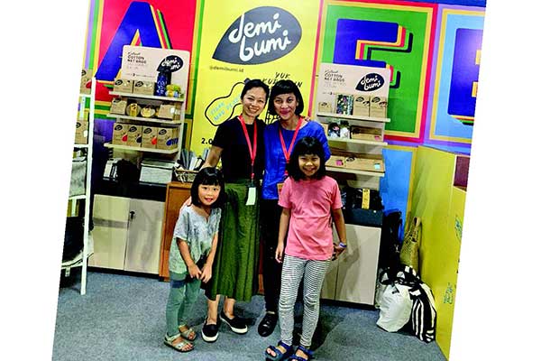 Anak ialah inspirasi utama bagi Jessica. Ia menuturkan bahwa berbagai hal yang kini sedang ia kerjakan termasuk Demi Bumi.